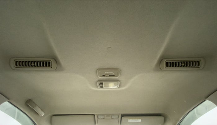 2012 Toyota Innova 2.5 GX 8 STR BS IV, Diesel, Manual, 1,13,870 km, Rear AC Vents