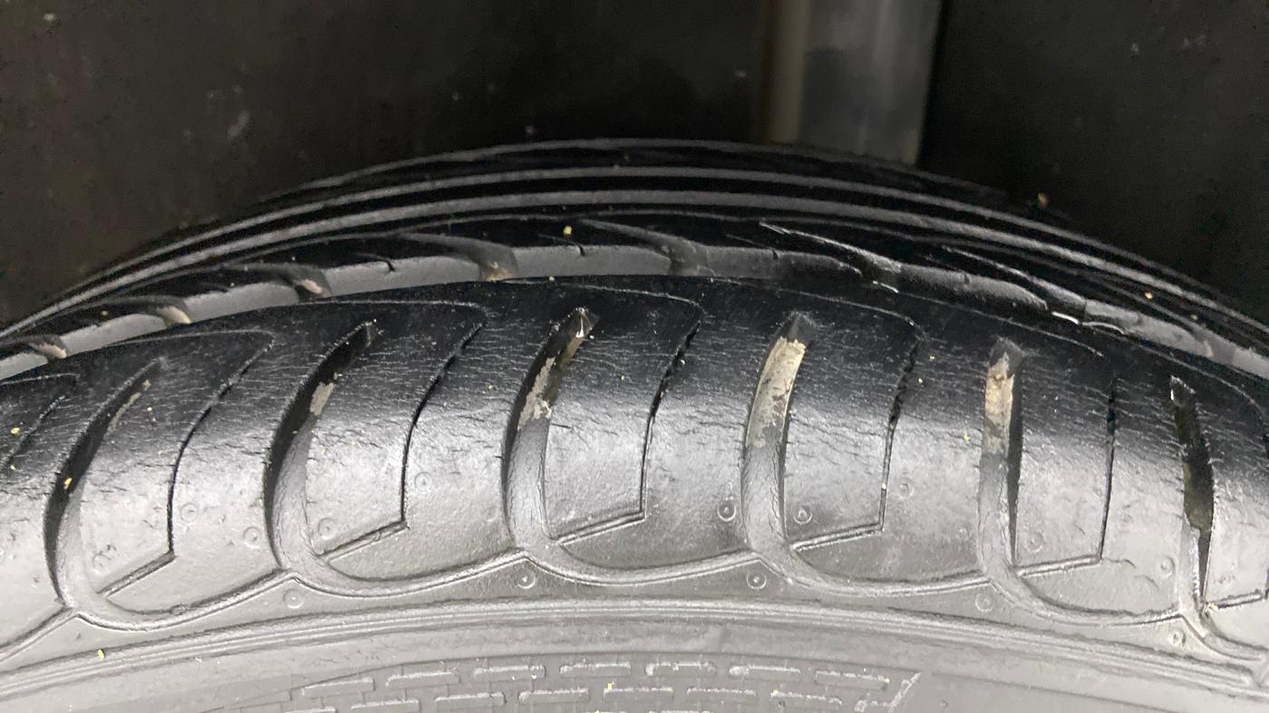 2017 Ford Ecosport TITANIUM 1.5L PETROL AT, Petrol, Automatic, 50,879 km, Left Rear Tyre Tread