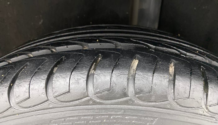 2017 Ford Ecosport TITANIUM 1.5L PETROL AT, Petrol, Automatic, 50,879 km, Left Rear Tyre Tread