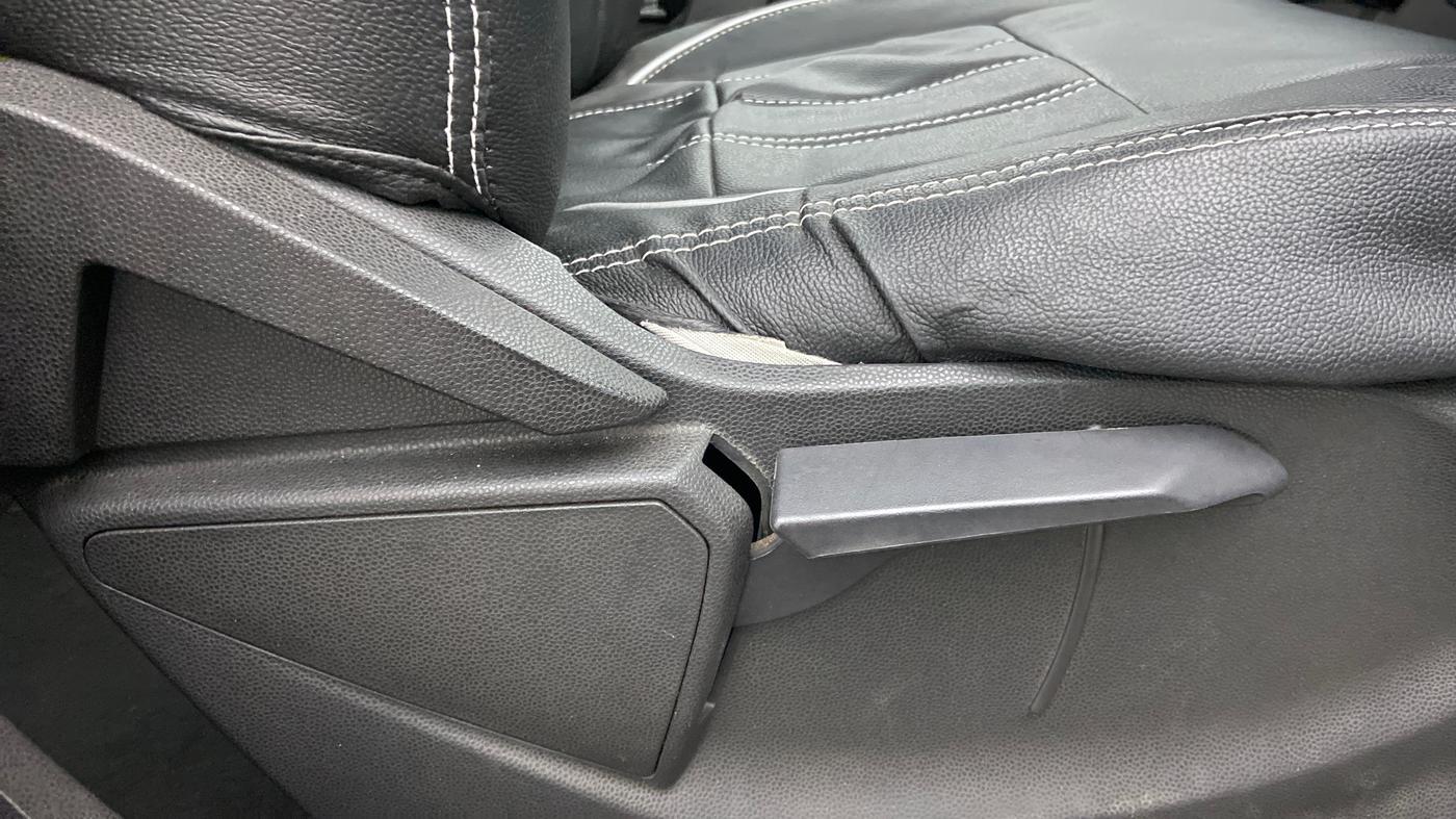 2017 Ford Ecosport TITANIUM 1.5L PETROL AT, Petrol, Automatic, 50,879 km, Driver Side Adjustment Panel