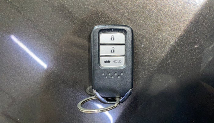 2021 Honda Amaze 1.2L I-VTEC VX CVT, Petrol, Automatic, 56,030 km, Key Close Up