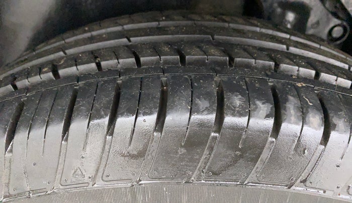 2021 Tata Harrier XZA, Diesel, Automatic, 24,437 km, Right Rear Tyre Tread