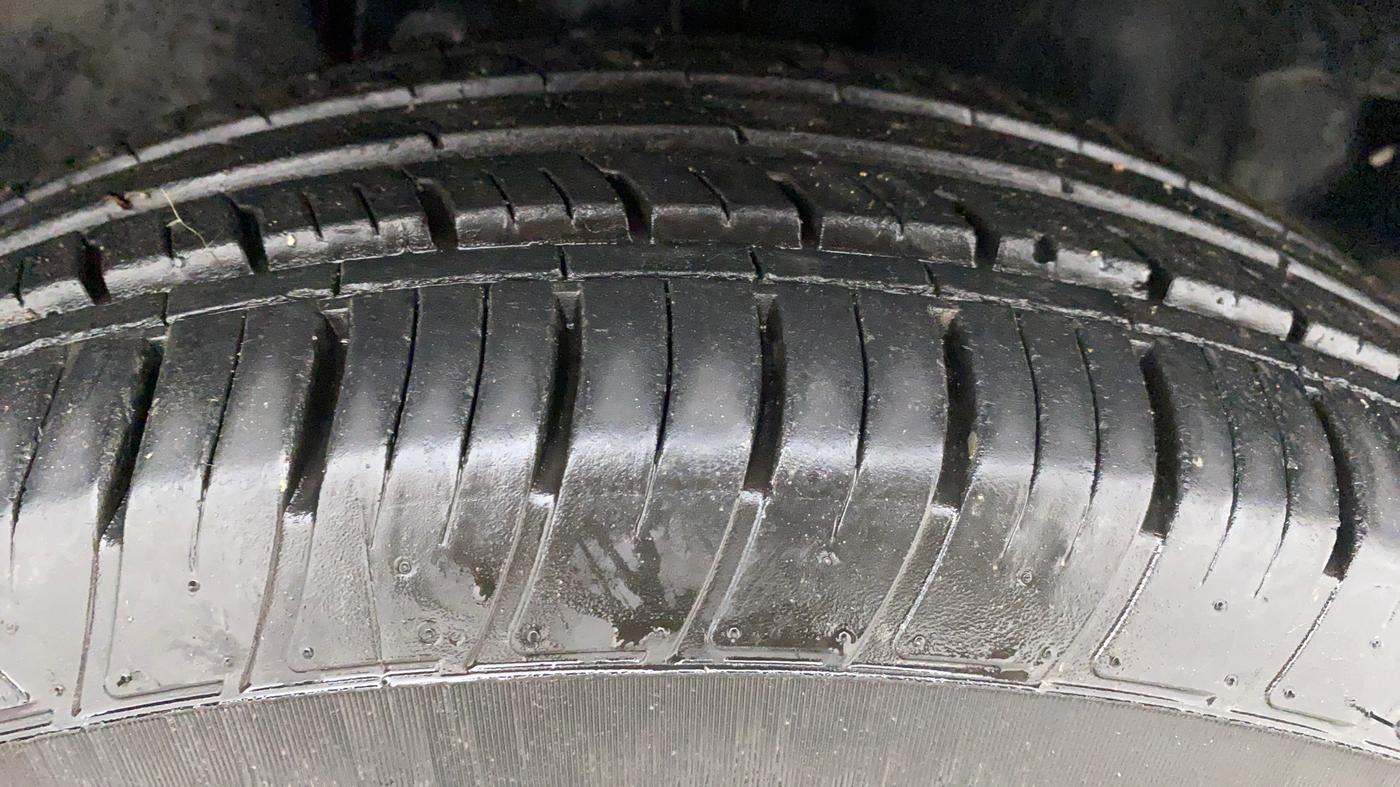 2021 Tata Harrier XZA, Diesel, Automatic, 24,437 km, Right Front Tyre Tread