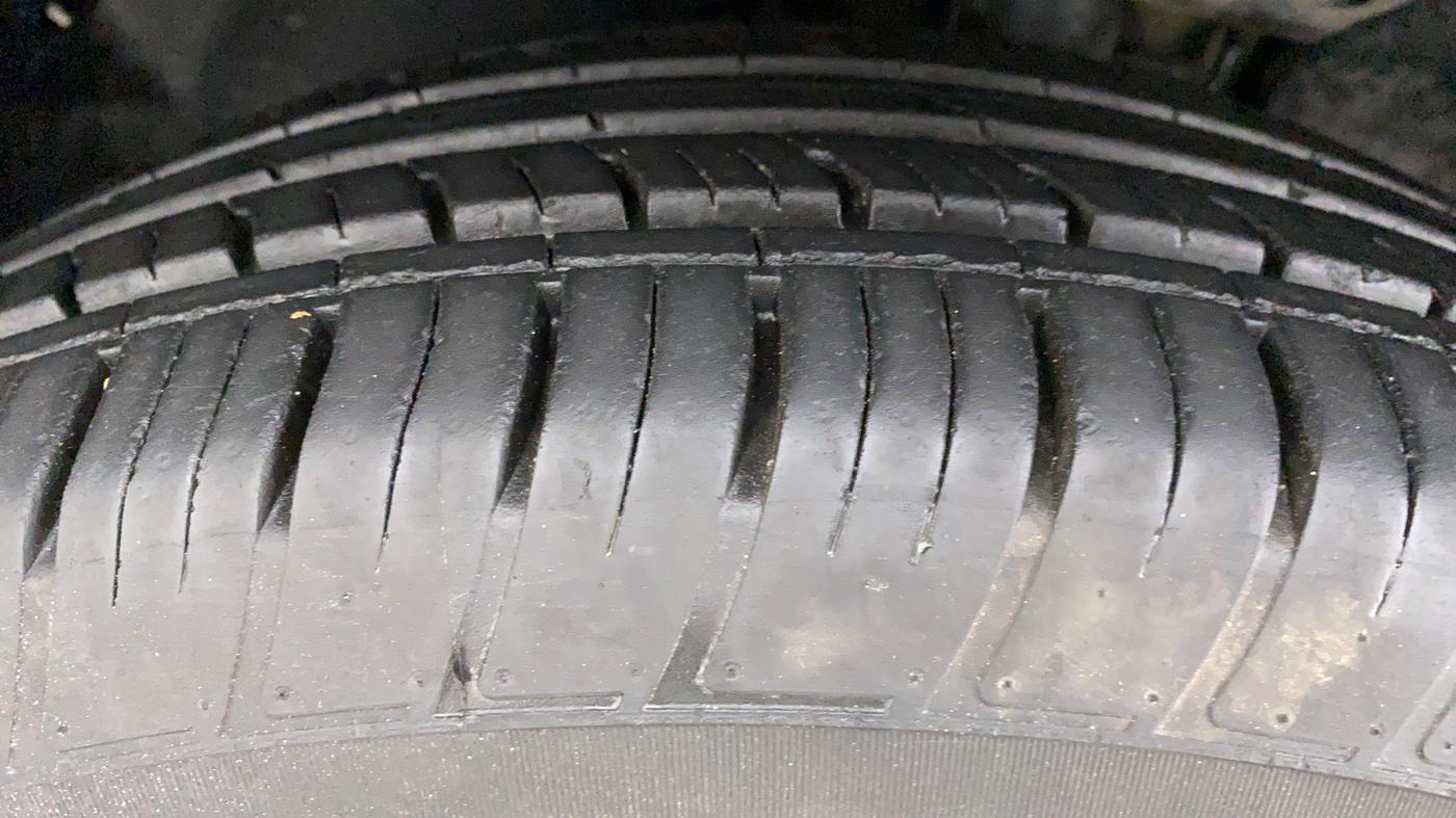 2021 Tata Harrier XZA, Diesel, Automatic, 24,437 km, Left Front Tyre Tread