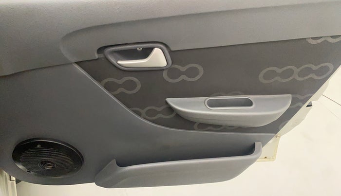 2015 Maruti Alto 800 LXI, Petrol, Manual, 7,166 km, Driver Side Door Panels Control