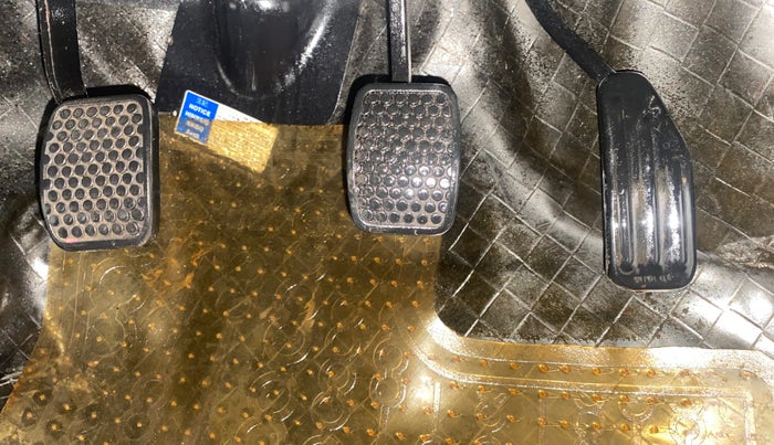 2015 Maruti Alto 800 LXI, Petrol, Manual, 7,166 km, Pedals