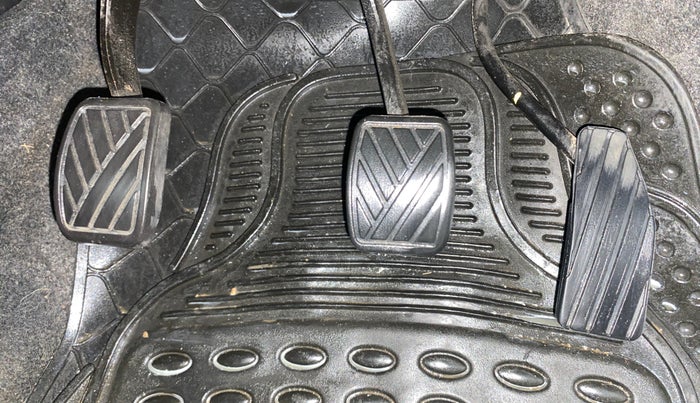 2017 Maruti Wagon R 1.0 VXI, Petrol, Manual, 52,023 km, Pedals