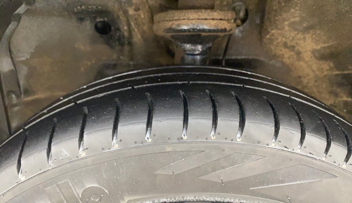 2017 Maruti Wagon R 1.0 VXI, Petrol, Manual, 52,023 km, Left Front Tyre Tread