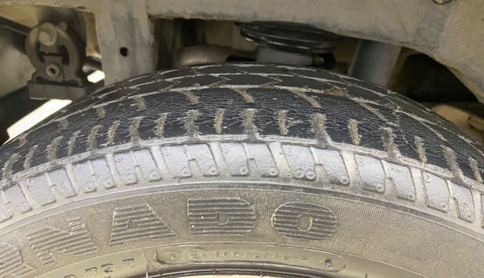 2018 Maruti Alto K10 LXI CNG (AIRBAG), CNG, Manual, 30,271 km, Right Rear Tyre Tread
