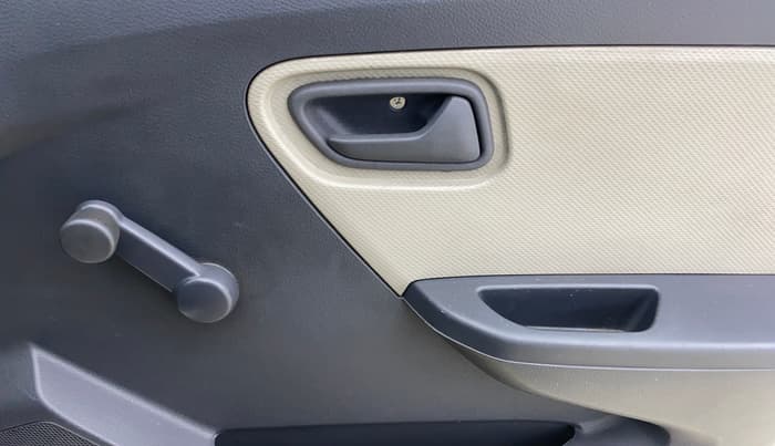 2018 Maruti Alto K10 LXI CNG (AIRBAG), CNG, Manual, 30,271 km, Driver Side Door Panels Control