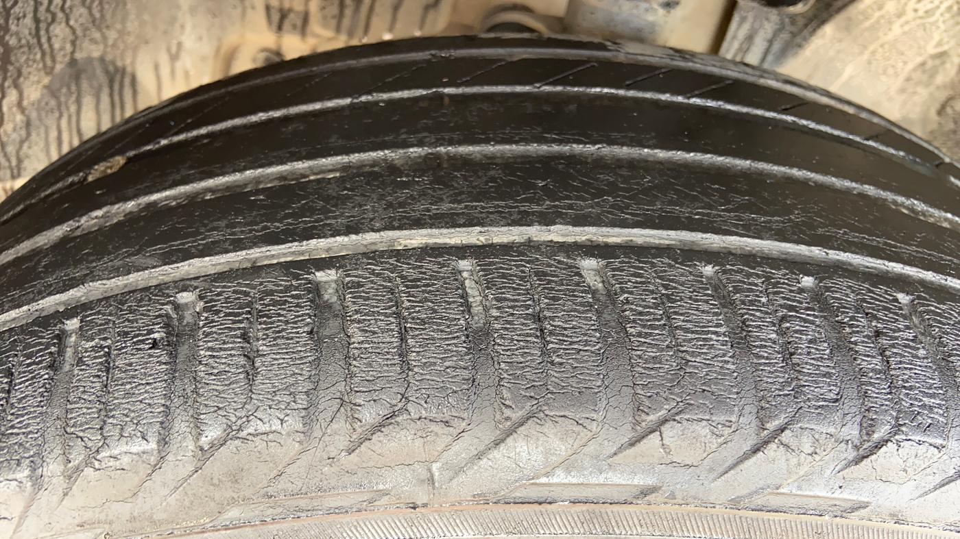2019 Jeep Compass LIMITED PLUS DIESEL 4X4, Diesel, Manual, 62,161 km, Right Front Tyre Tread