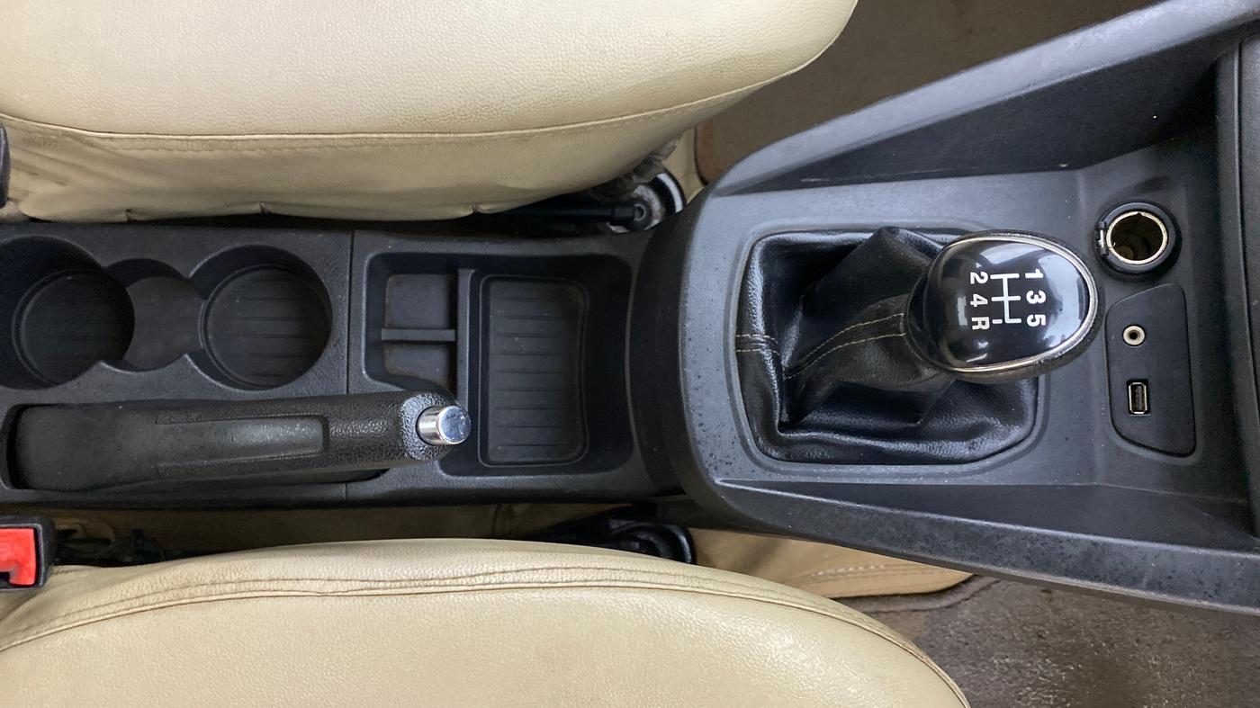 2019 Ford Figo Aspire TITANIUM 1.2 PETROL, Petrol, Manual, 1,06,148 km, Gear Lever