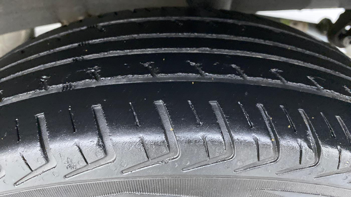 2017 Renault Kwid RXL, Petrol, Manual, 66,912 km, Left Rear Tyre Tread