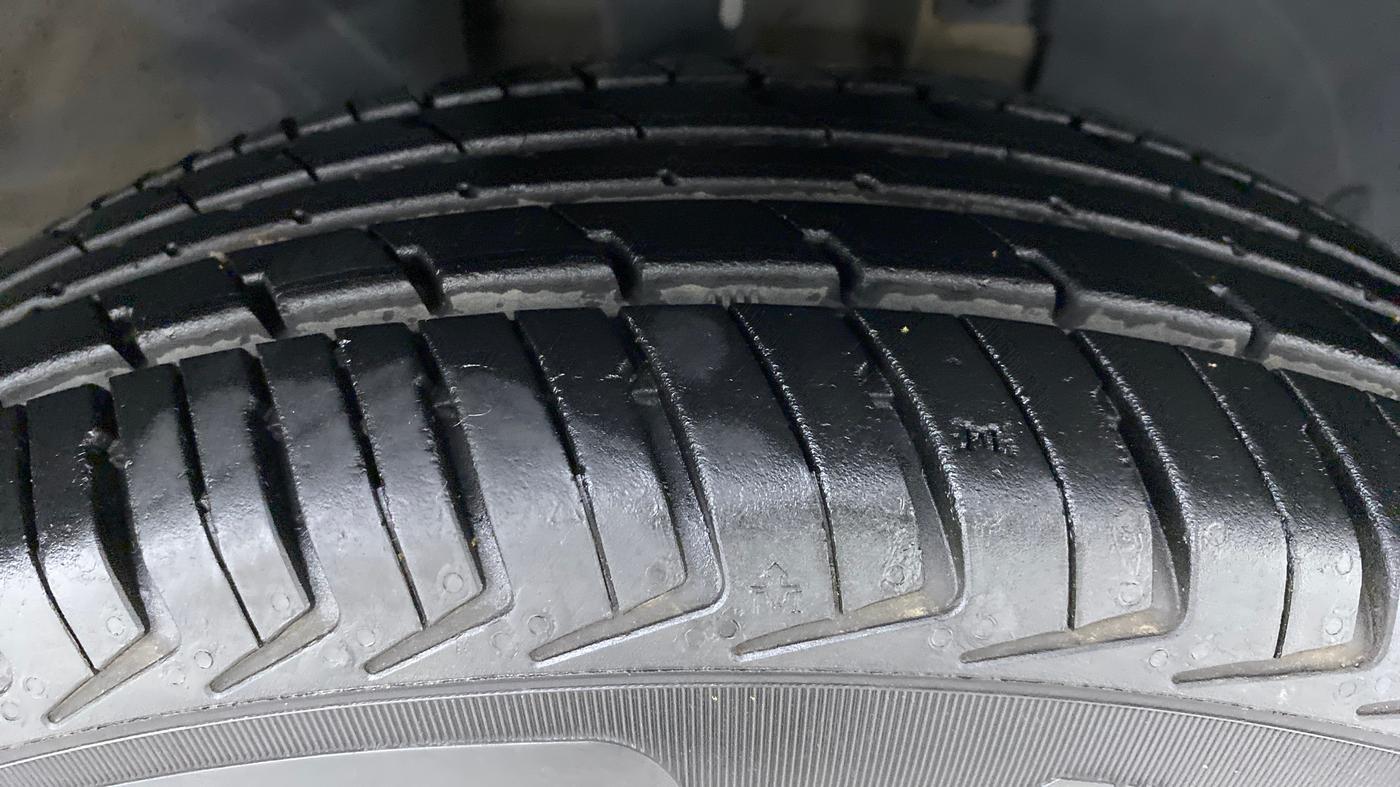 2017 Renault Kwid RXL, Petrol, Manual, 66,912 km, Right Front Tyre Tread