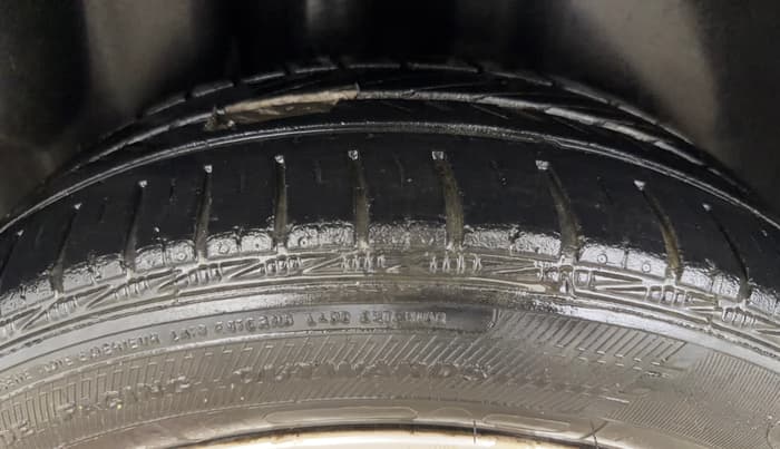 2015 Volkswagen Polo HIGHLINE1.2L, Petrol, Manual, 76,337 km, Right Rear Tyre Tread