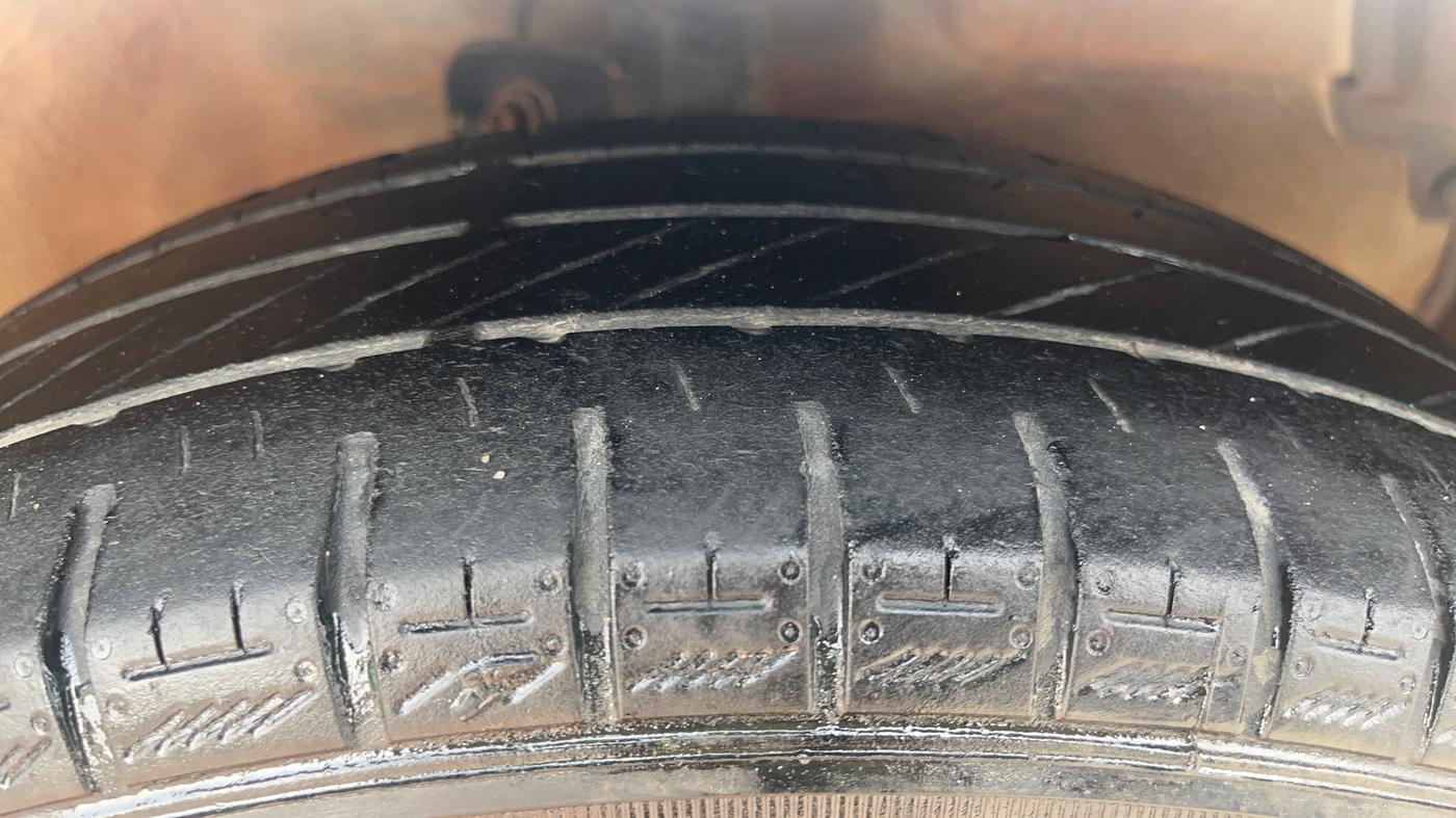 2016 Maruti Celerio ZXI AMT (O), Petrol, Automatic, 68,329 km, Right Front Tyre Tread
