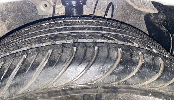 2013 Hyundai i20 SPORTZ 1.2, Petrol, Manual, 58,013 km, Right Front Tyre Tread