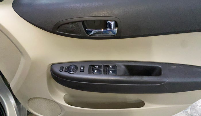 2013 Hyundai i20 SPORTZ 1.2, Petrol, Manual, 58,013 km, Driver Side Door Panels Control