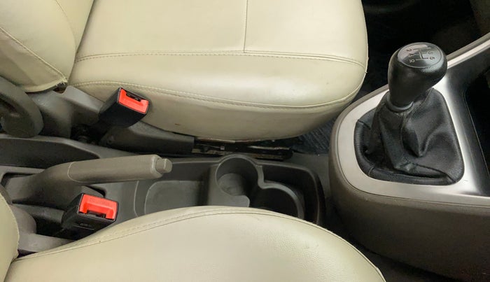 2014 Hyundai i10 MAGNA 1.1, Petrol, Manual, 31,181 km, Gear Lever