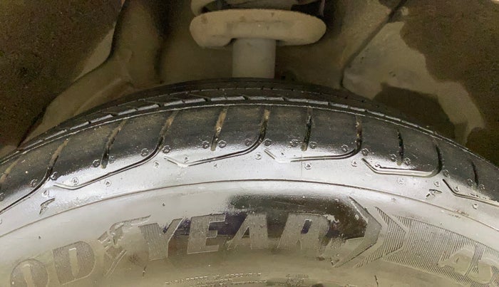 2020 MG HECTOR SHARP 1.5 DCT PETROL, Petrol, Automatic, 53,023 km, Right Front Tyre Tread