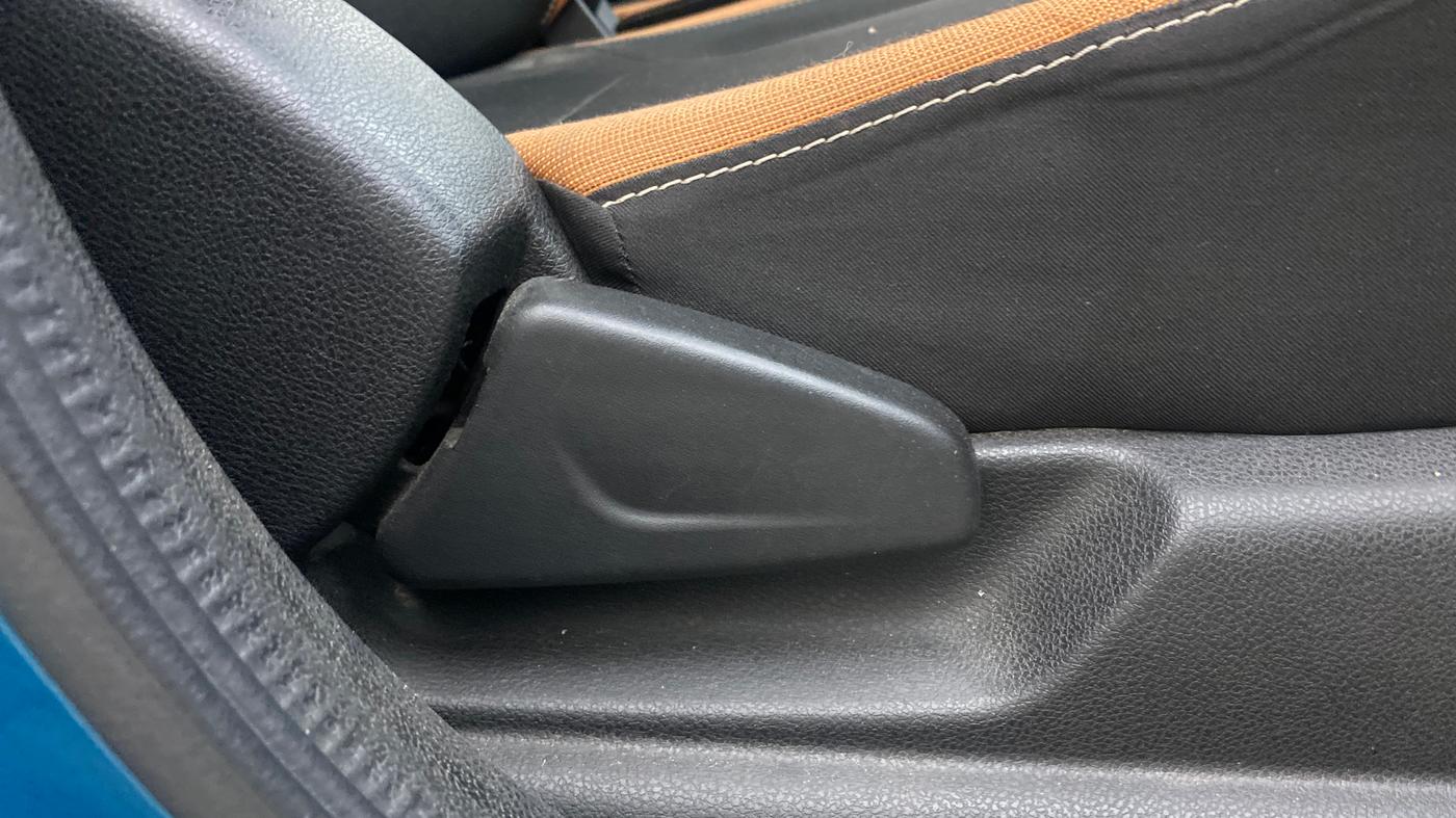 2020 Renault Kwid CLIMBER 1.0 AMT (O), Petrol, Automatic, 66,460 km, Driver Side Adjustment Panel