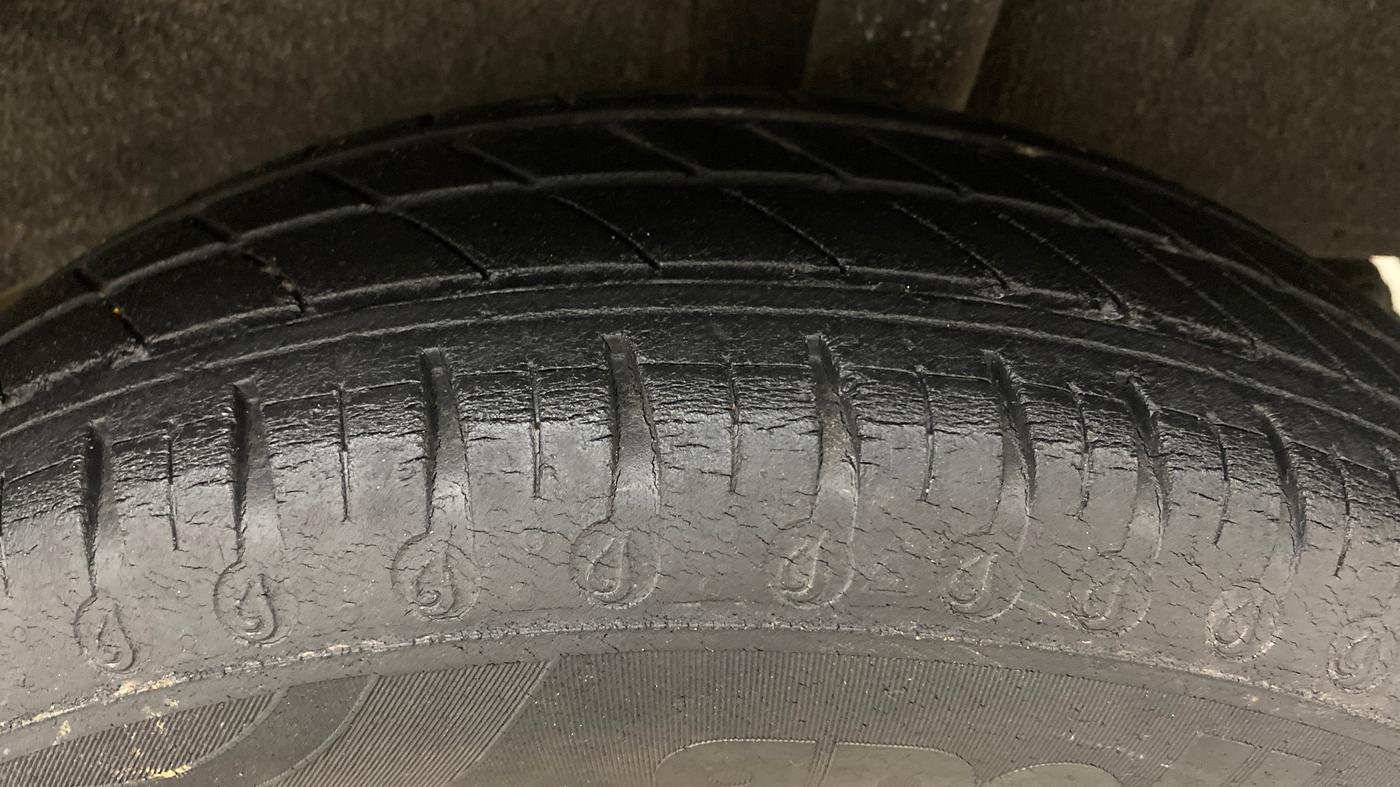 2020 Renault Kwid CLIMBER 1.0 AMT (O), Petrol, Automatic, 66,460 km, Left Rear Tyre Tread