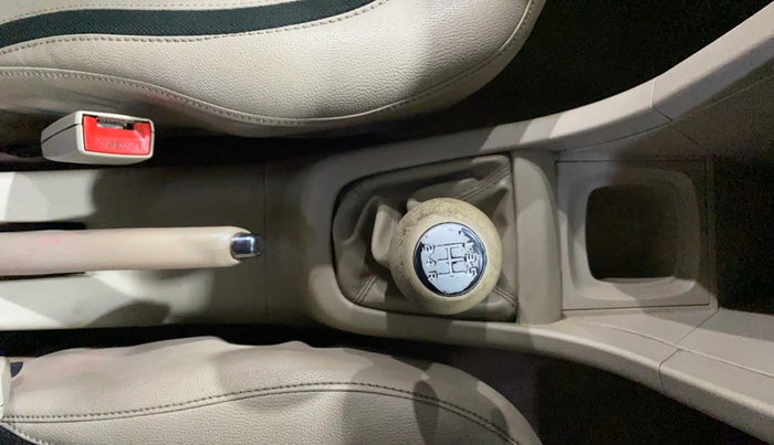 2015 Maruti Swift VXI, Petrol, Manual, 48,444 km, Gear Lever