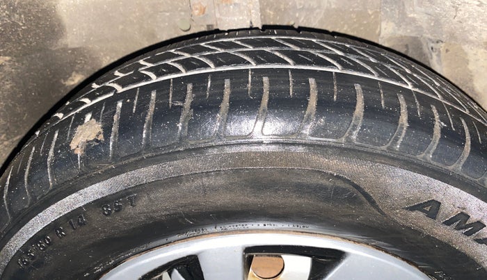 2015 Maruti Swift VXI, Petrol, Manual, 48,444 km, Right Front Tyre Tread