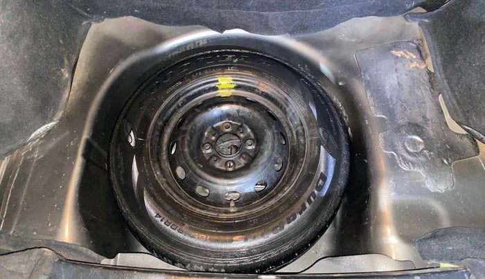 2015 Maruti Swift VXI, Petrol, Manual, 48,444 km, Spare Tyre