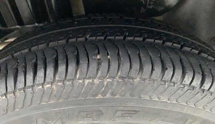 2015 Maruti Swift Dzire VXI, Petrol, Manual, 25,157 km, Right Rear Tyre Tread