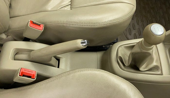 2015 Maruti Swift Dzire VXI, Petrol, Manual, 25,157 km, Gear Lever