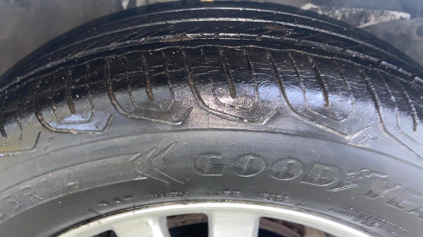 2013 Honda Brio VX AT, Petrol, Automatic, 82,613 km, Right Front Tyre Tread
