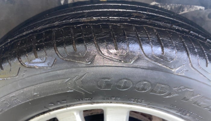 2013 Honda Brio VX AT, Petrol, Automatic, 82,613 km, Right Front Tyre Tread