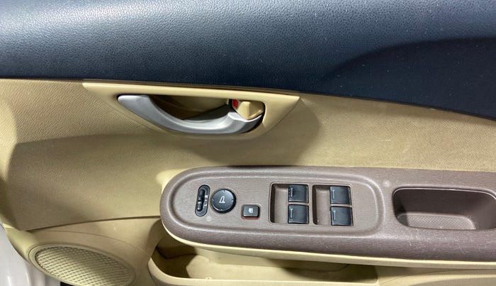 2013 Honda Brio VX AT, Petrol, Automatic, 82,613 km, Driver Side Door Panels Control