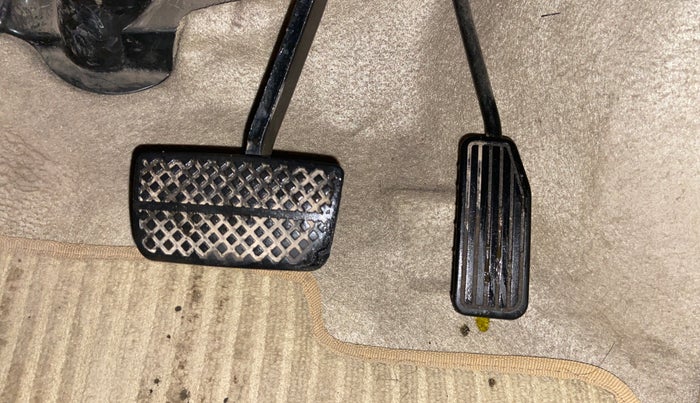 2013 Honda Brio VX AT, Petrol, Automatic, 82,613 km, Pedals