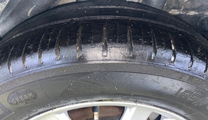 2013 Honda Brio VX AT, Petrol, Automatic, 82,613 km, Left Rear Tyre Tread