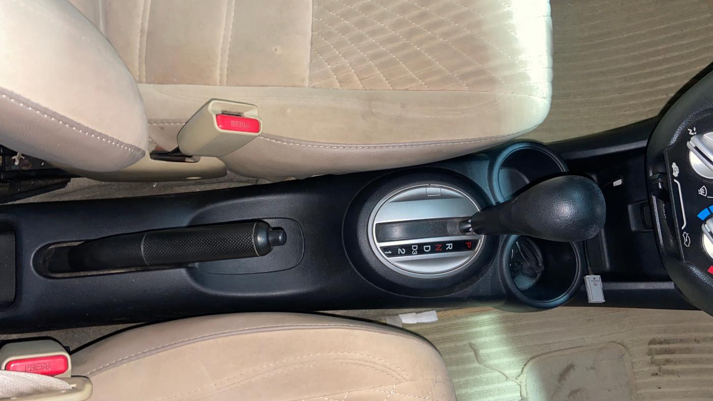 2013 Honda Brio VX AT, Petrol, Automatic, 82,613 km, Gear Lever