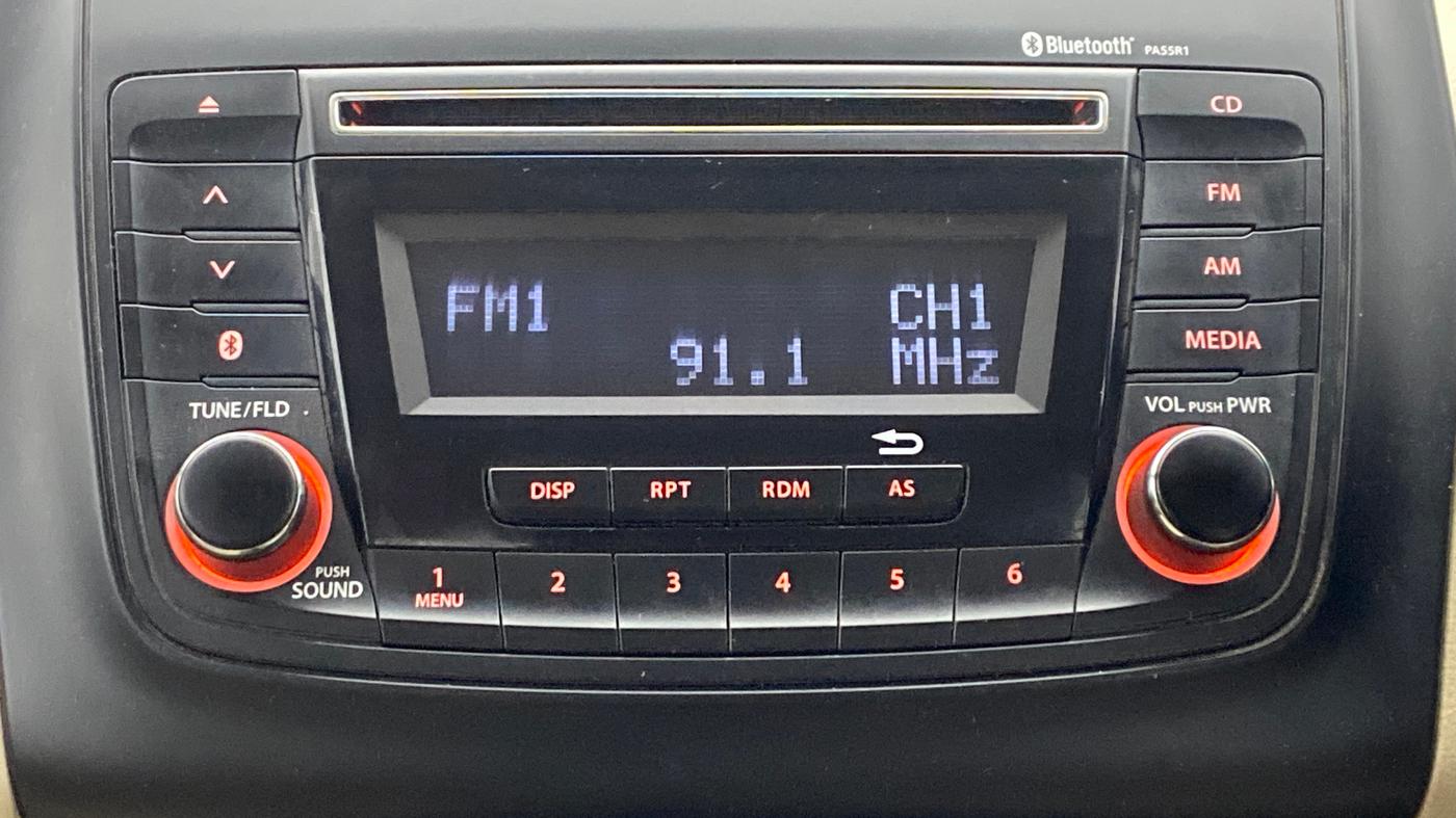 2018 Maruti Dzire VXI, Petrol, Manual, 39,398 km, Infotainment System