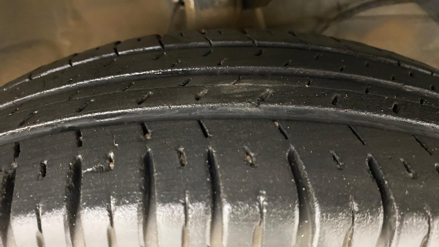 2018 Maruti Dzire VXI, Petrol, Manual, 39,398 km, Right Front Tyre Tread