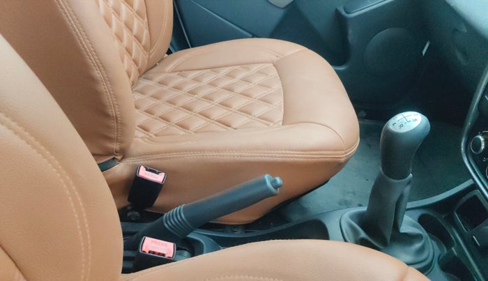 2013 Renault Duster RXE PETROL, Petrol, Manual, 61,904 km, Gear Lever