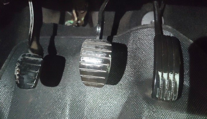 2013 Renault Duster RXE PETROL, Petrol, Manual, 61,904 km, Pedals