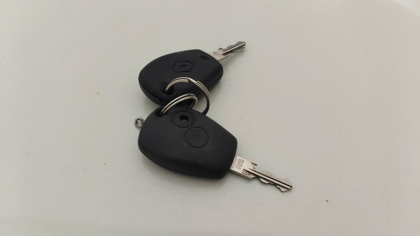 2013 Renault Duster RXE PETROL, Petrol, Manual, 61,904 km, Key Close Up