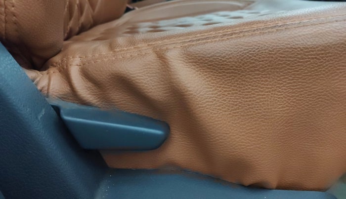 2013 Renault Duster RXE PETROL, Petrol, Manual, 61,904 km, Driver Side Adjustment Panel