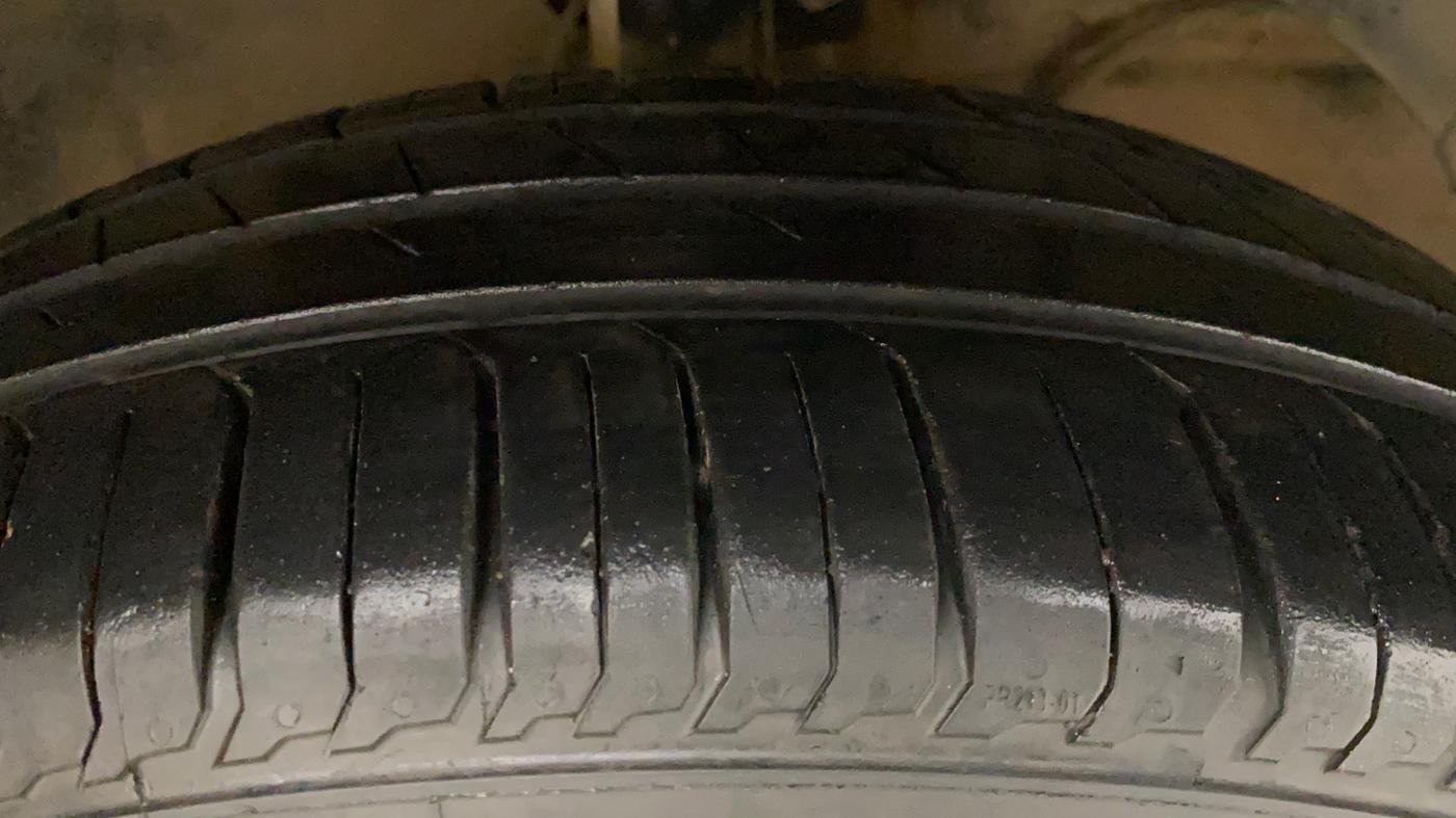 2017 Maruti Baleno DELTA CVT PETROL 1.2, Petrol, Automatic, 74,601 km, Right Front Tyre Tread