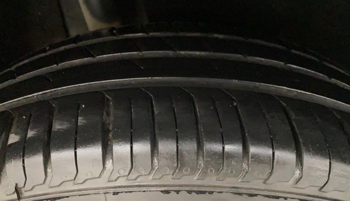 2017 Maruti Baleno DELTA CVT PETROL 1.2, Petrol, Automatic, 74,601 km, Right Rear Tyre Tread