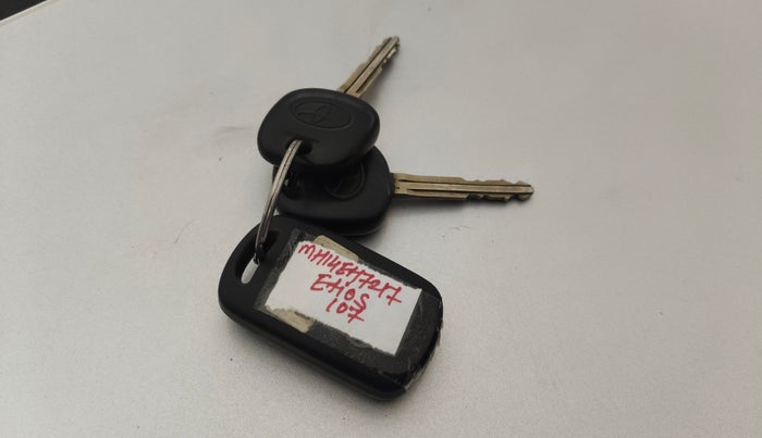 2014 Toyota Etios G, Petrol, Manual, 1,15,924 km, Key Close Up