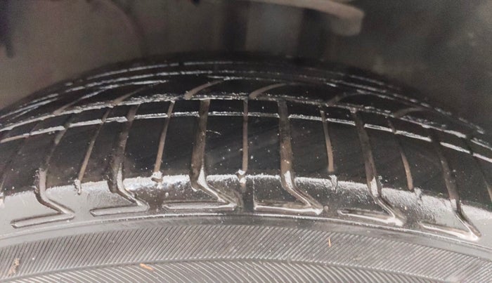 2014 Toyota Etios G, Petrol, Manual, 1,15,924 km, Left Front Tyre Tread