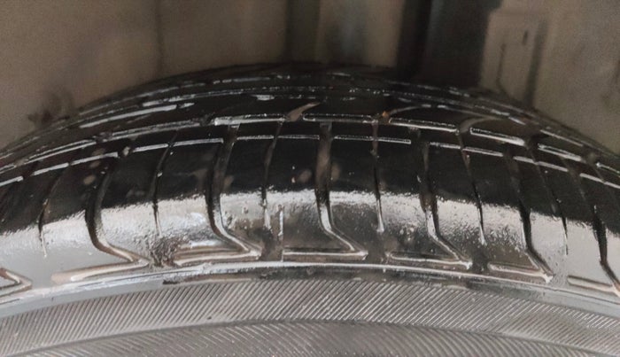 2014 Toyota Etios G, Petrol, Manual, 1,15,924 km, Left Rear Tyre Tread