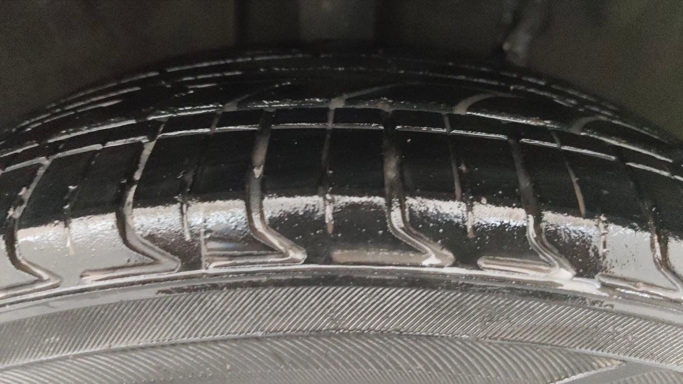 2014 Toyota Etios G, Petrol, Manual, 1,15,972 km, Right Front Tyre Tread