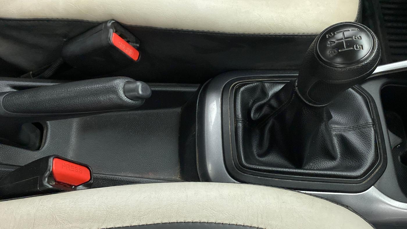 2021 Maruti IGNIS SIGMA 1.2, Petrol, Manual, 45,873 km, Gear Lever